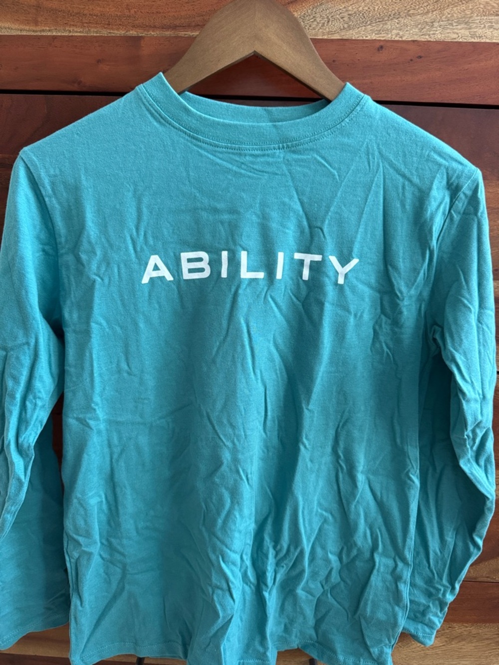ABILITY Long-Sleeve Crew Tee in Teal